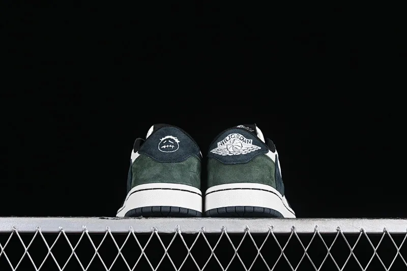All Categories Air Jordan Jordan Series Basketball Shoes Air Jordan 1 Low Travis Scott x Air Jordan 1 Low OG AJ1 Joe 1 Reversed Overhook Joint Style Casual Sports Basketball Shoes DM7866-819